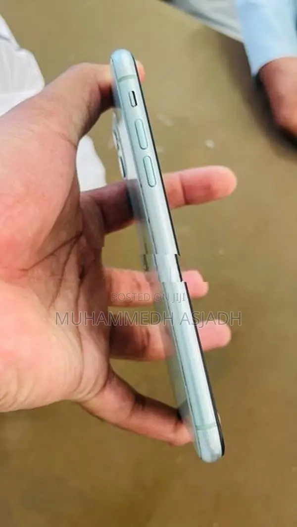 Apple iPhone 11 (Used)
