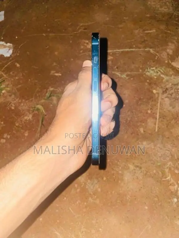 Apple iPhone 13 (Used)
