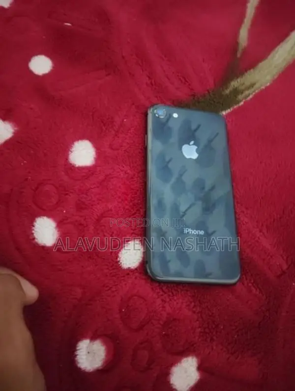 Apple iPhone 8 (Used)