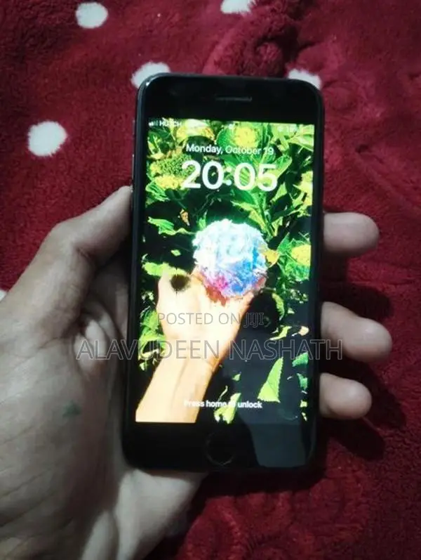 Apple iPhone 8 (Used)