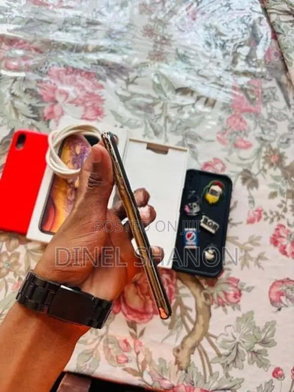 Apple iPhone XS (Used)
