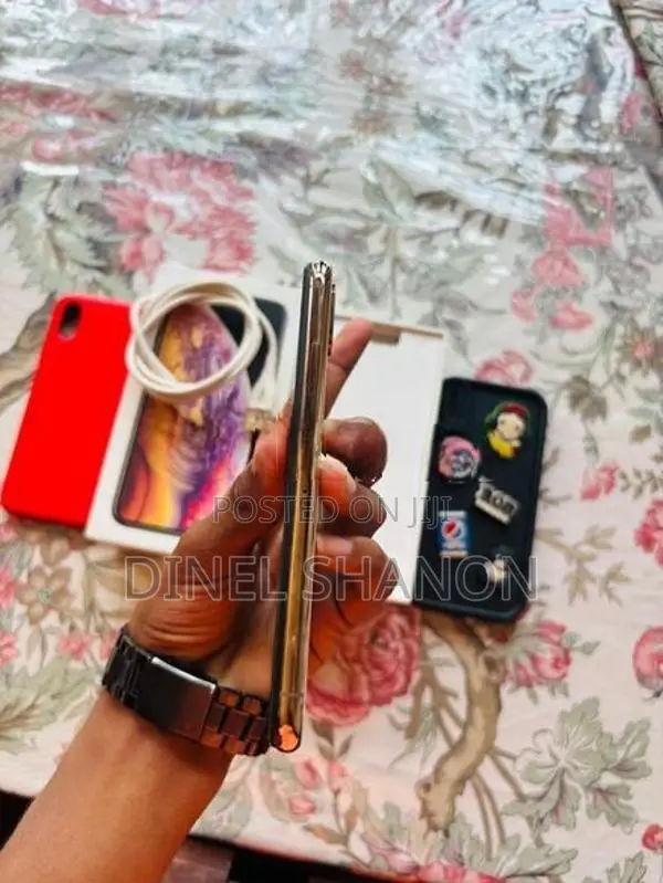 Apple iPhone XS (Used)