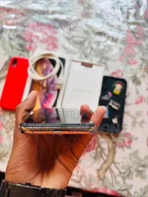 Apple iPhone XS (Used)
