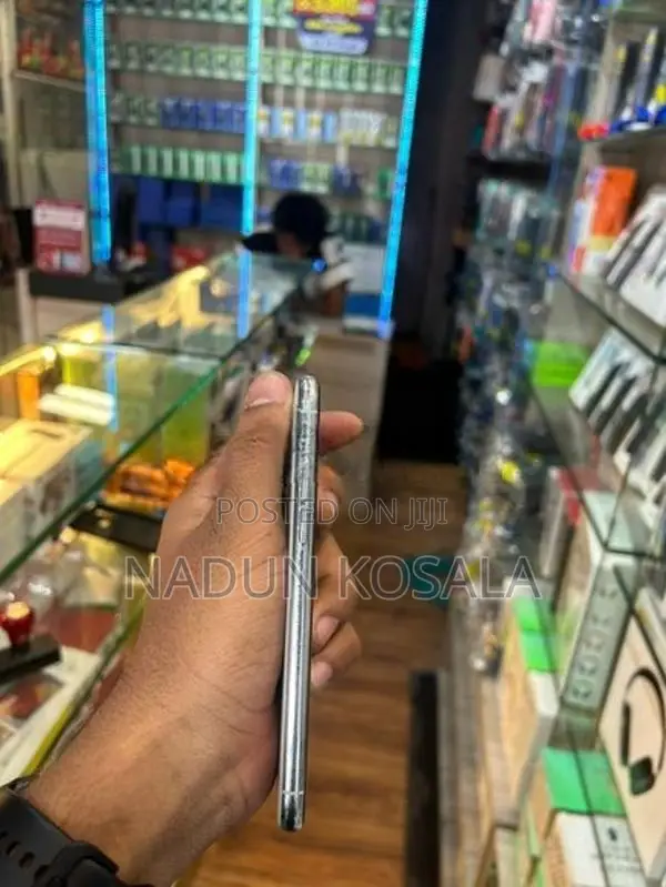 Apple iPhone 11 Pro 256GB (Used)