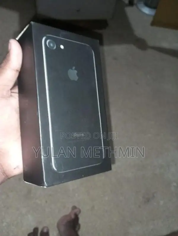 Apple iPhone 7 (Used)