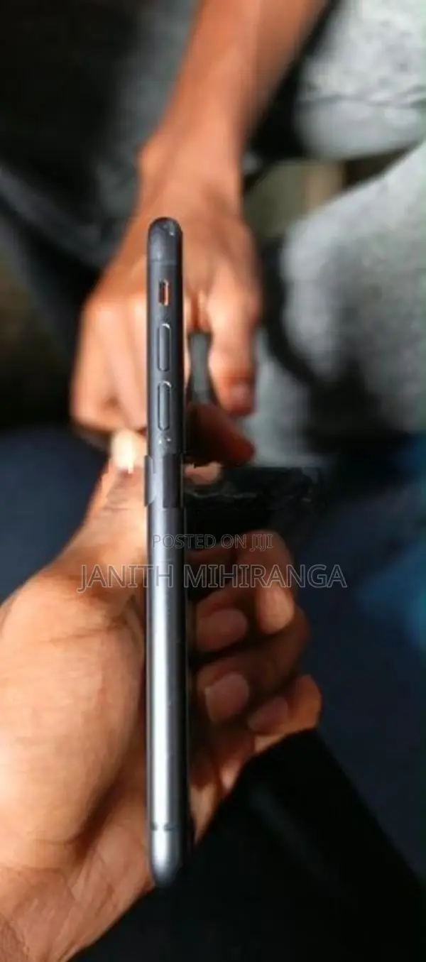 Apple iPhone 11 (Used)