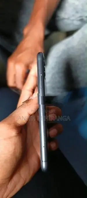 Apple iPhone 11 (Used)