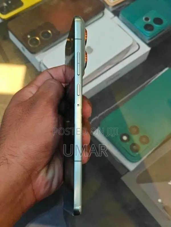 Moto Edge 70 (Used)