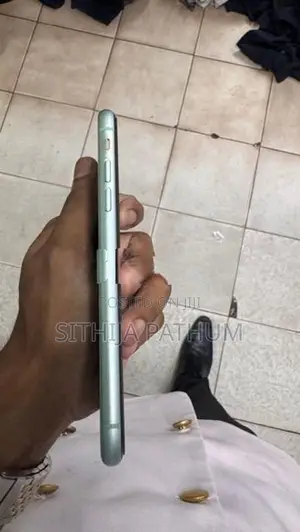 Apple iPhone 11 (Used)