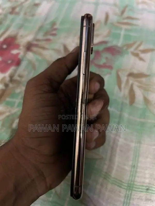 Apple iPhone XS (Used)