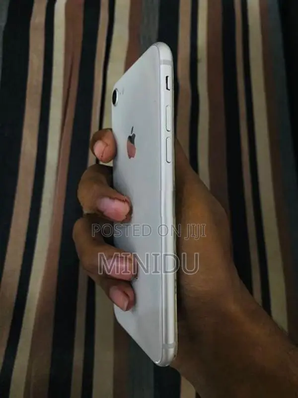 Apple iPhone 8 (Used)