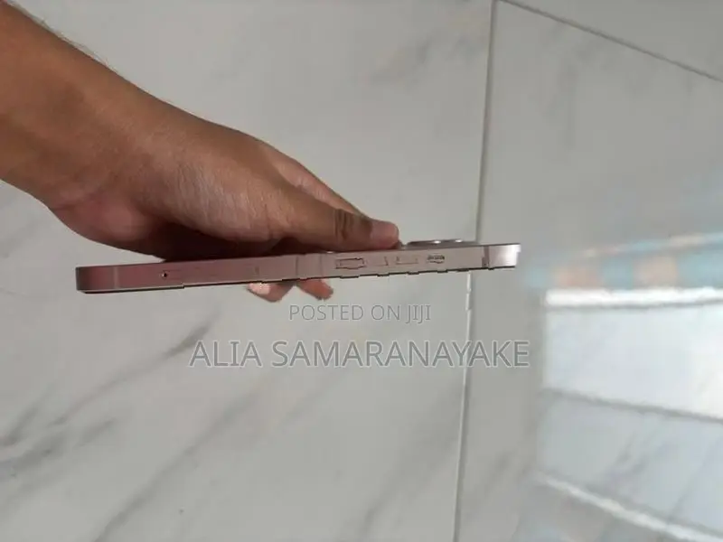 Apple iPhone 13 (Used)