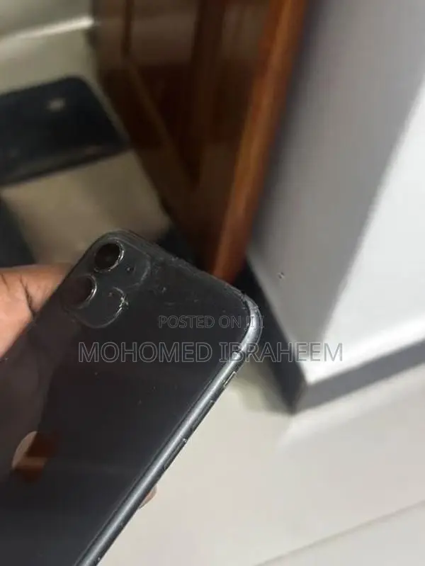 Apple iPhone 11 (Used)