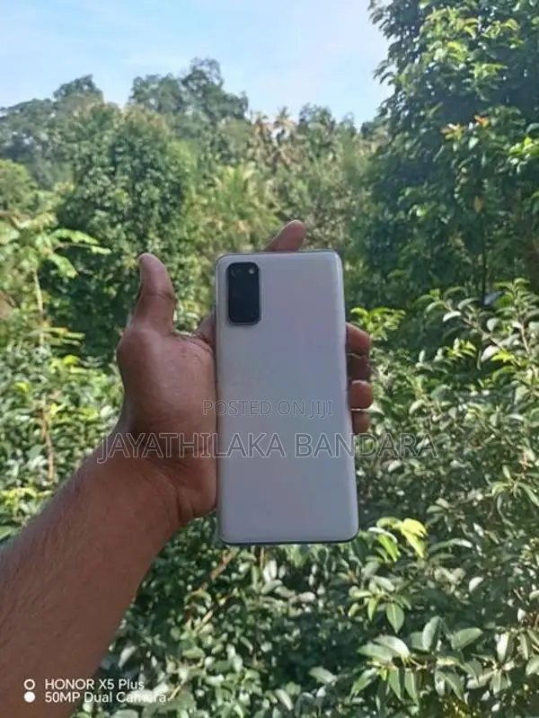 Samsung Galaxy S20 (Used)