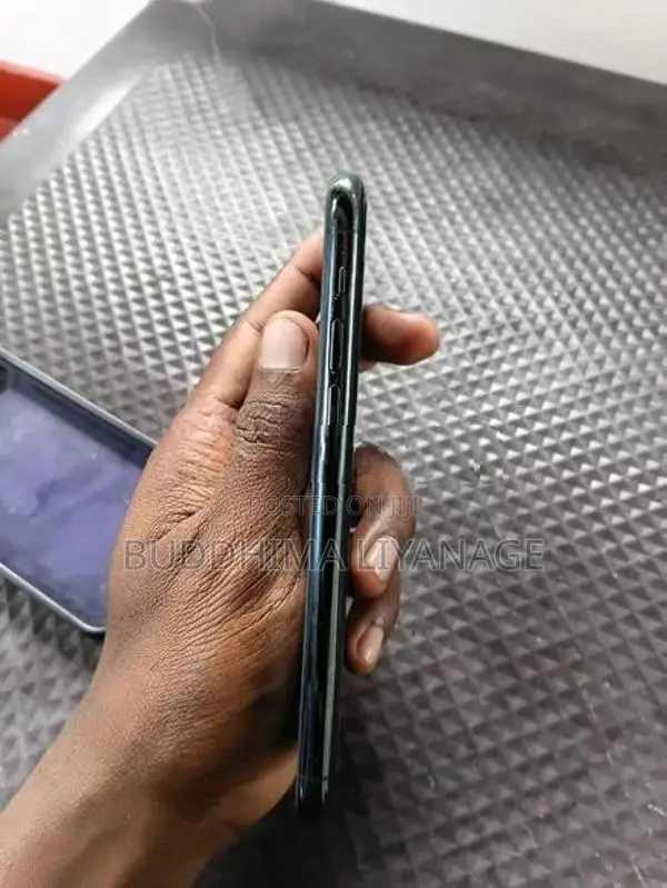 Apple iPhone 11 Pro 512GB (Used)