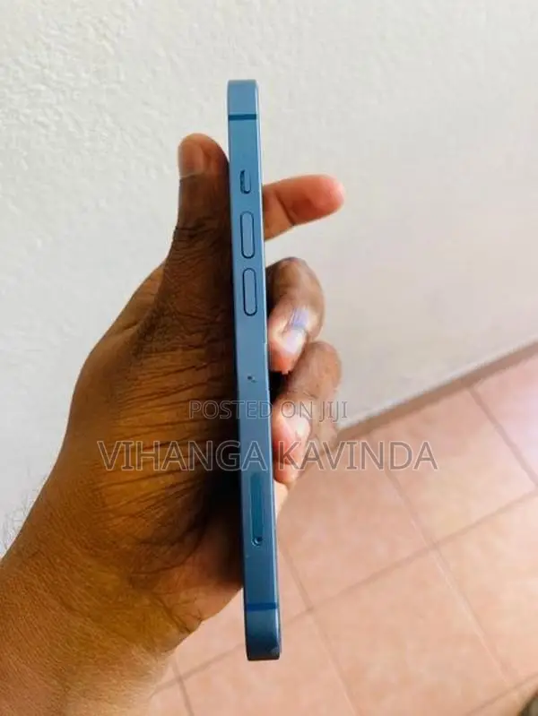 Apple iPhone 13 (Used)