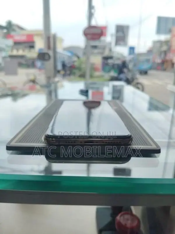 Apple iPhone XS Max (Used)