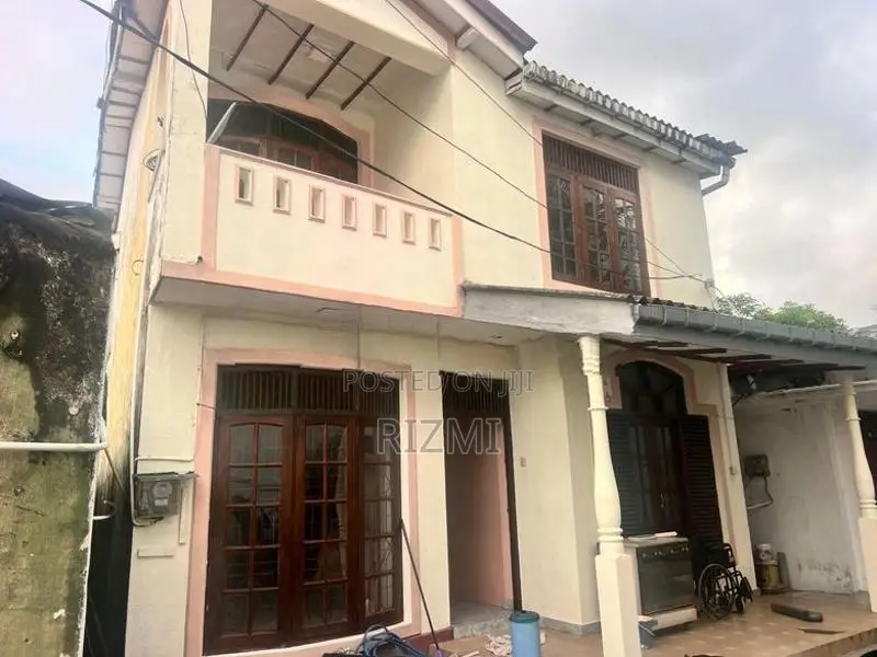 2 storey 4BR house for rent in at mount lavinia templers rd