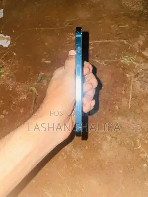 Apple iPhone 13 (Used)