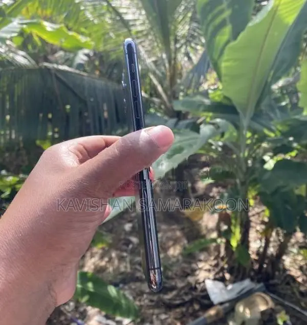 Apple iPhone 11 Pro Max (Used)