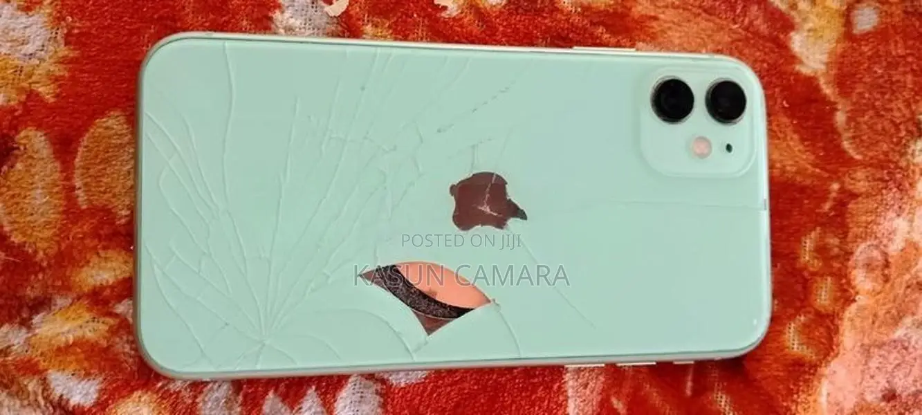 Apple iPhone 11 (Used)