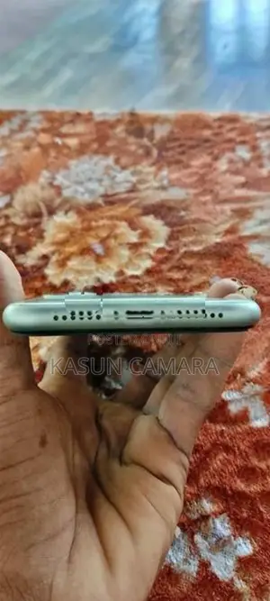 Apple iPhone 11 (Used)