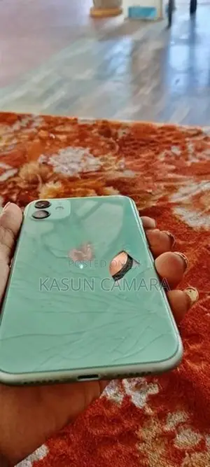 Apple iPhone 11 (Used)