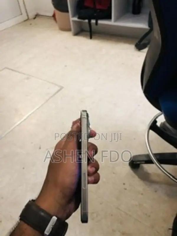 Apple iPhone 16 Pro (Used)