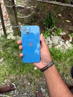 Apple iPhone 13 (Used)