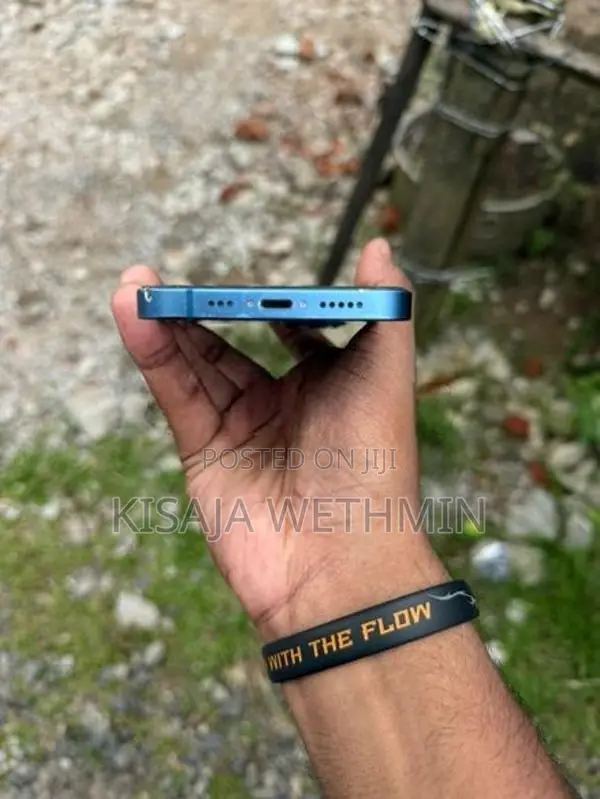 Apple iPhone 13 (Used)