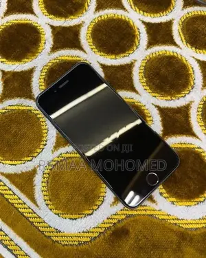 Apple iPhone SE 2 (Used)