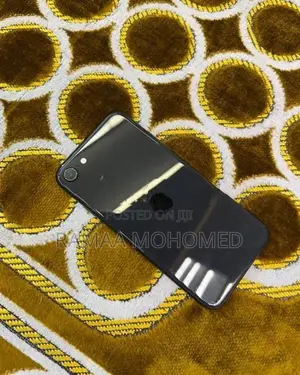 Apple iPhone SE 2 (Used)