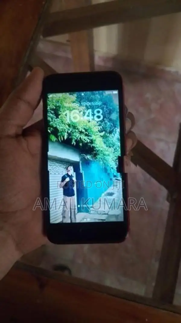 Apple iPhone 8 (Used)