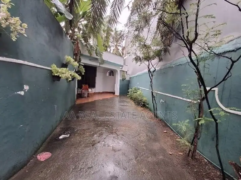 Single Storey House for Sale in Wellampitiya