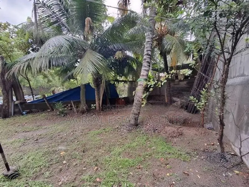 Single Storey House for Sale in Wellampitiya