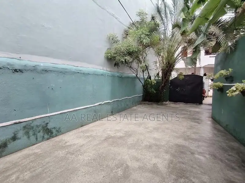 Single Storey House for Sale in Wellampitiya