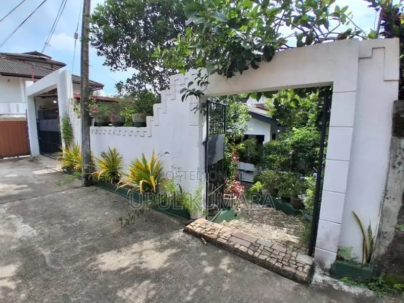 3 Bed Room House For Rent - Arawwala, (Maharagama Piliyandala Road)