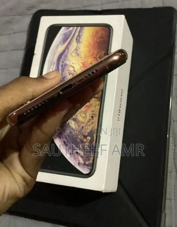 Apple iPhone XS Max (Used)