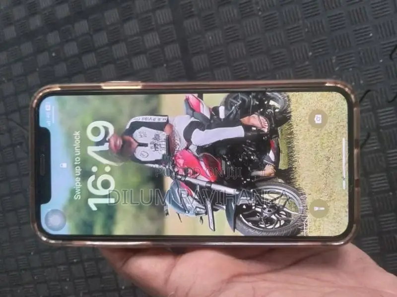 Apple iPhone X (Used)