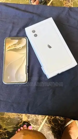 Apple iPhone 11 256GB (Used)