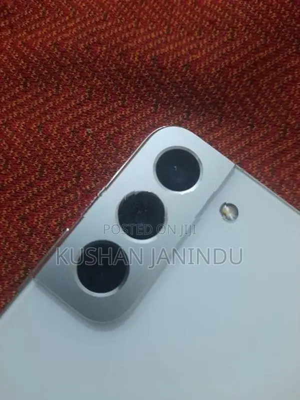 Samsung Galaxy S22 (Used)