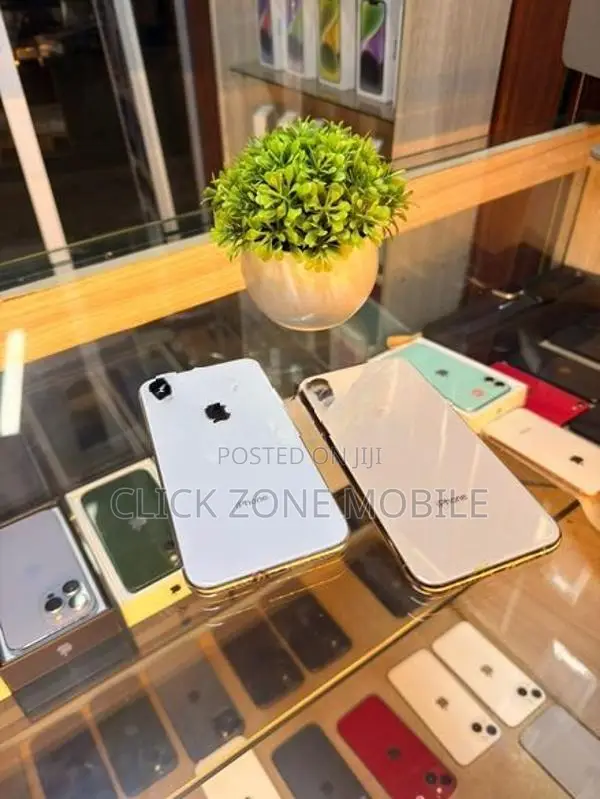 Apple iPhone XS (Used)