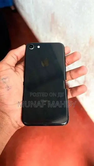 Apple iPhone 8 (Used)