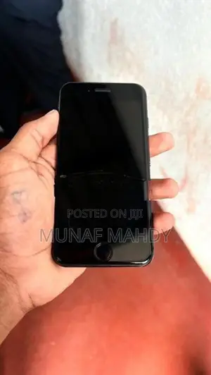 Apple iPhone 8 (Used)
