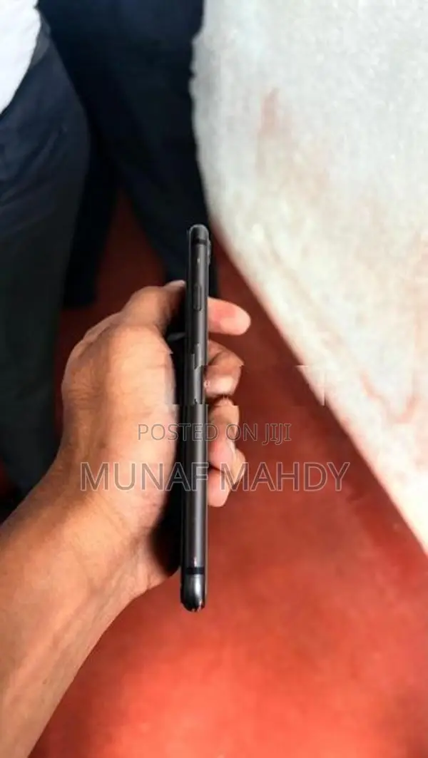 Apple iPhone 8 (Used)