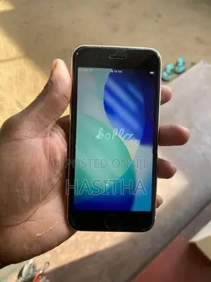 Apple iPhone SE 3 3rd Generation (Used)