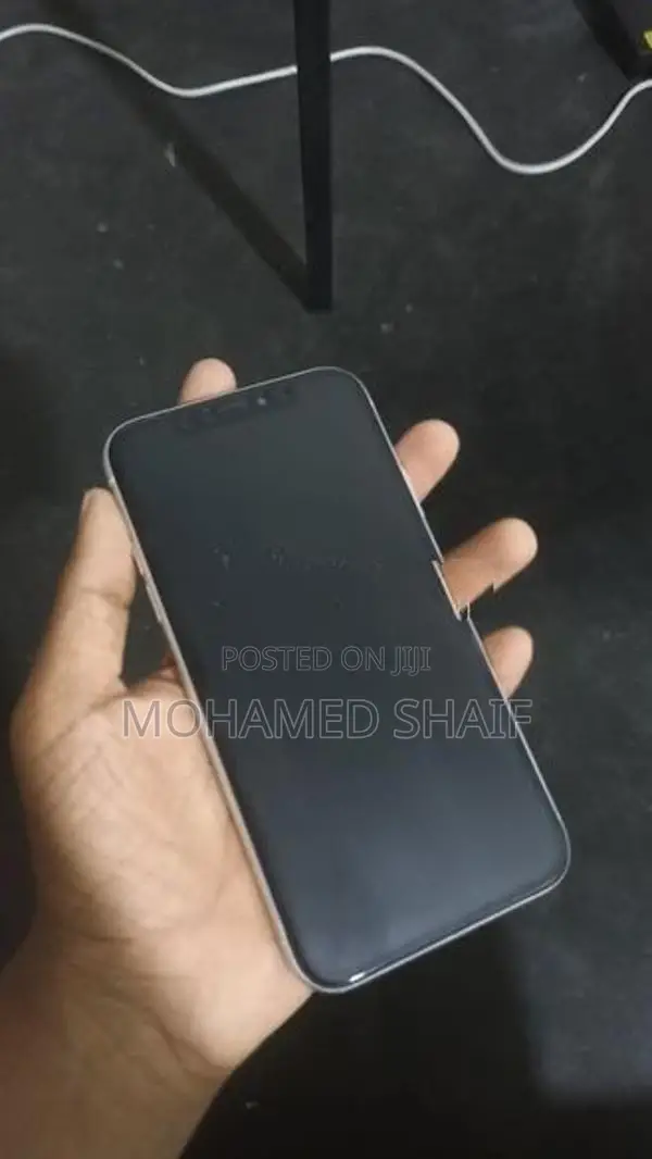 Apple iPhone XR (Used)