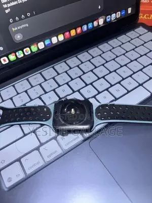 Apple Watch SE 2nd Generation 44mm ( Battery)
