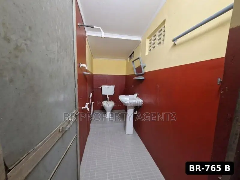 Two Single Storey Houses with 10 Perches for Sale in Wellampitiya