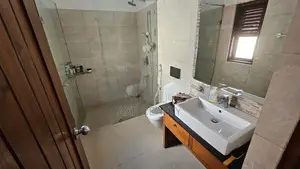 5 Bed House For Rent In Colombo 07